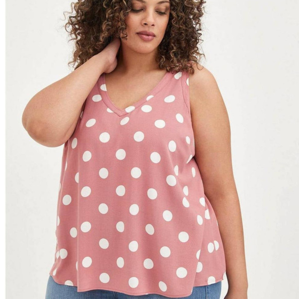 New Torrid 4 (4X 26) Rose Pink Polka Dot Pleat Back‎ Detail Challis Tank Top